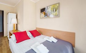 Studio Promenada Apartment By Renters